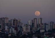 Céu de outubro chega com superlua e chuva de meteoros