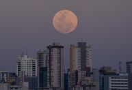 Superlua azul: como observar fenômeno raro que acontece nesta segunda (19)