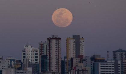 Superlua azul: como observar fenômeno raro que acontece nesta segunda (19)