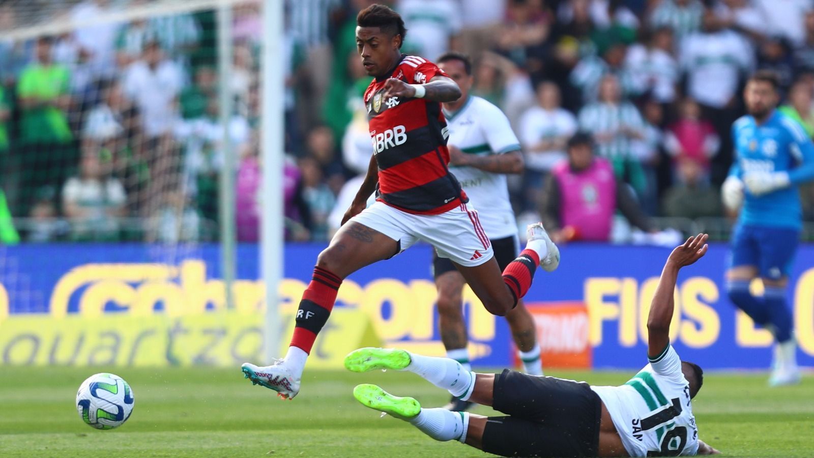 Flamengo empatou com o Coritiba no Couto Pereira e segue sem vencer no Brasileirão