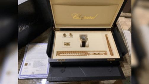 Conjunto de itens masculinos da marca Chopard intitulado &quot;kit rose&quot;