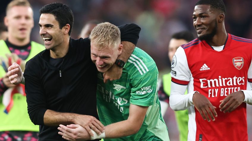 Arteta e Ramsdale / Photo by Marc Atkins/Getty Images