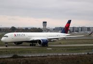 Passageiro clandestino voou de NY a Paris após driblar segurança em aeroporto