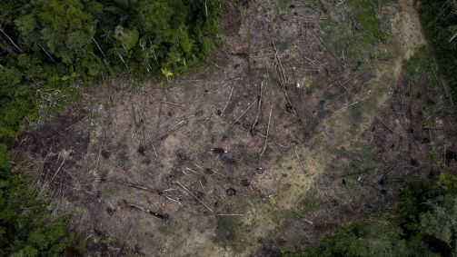 Vista aérea de região desmatada da Amazônia colombiana, em março de 2023.