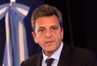Candidato à Presidência, ministro Sergio Massa anuncia novo bônus a aposentados e pensionistas na Argentina