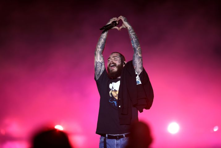 Post Malone se apresenta no Stadium 974, em Doha, no Catar, em dezembro de 2022. / Robert Cianflone/Getty Images