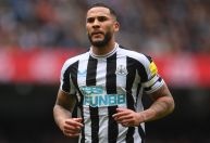 Capitão do Newcastle é atacado ao sair de boate após derrota na Premier League