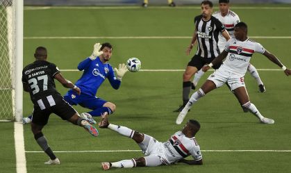 Botafogo venceu o São Paulo no primeiro turno