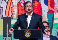 Presidente da Colômbia se reúne com diplomata dos EUA após ameaça tarifária