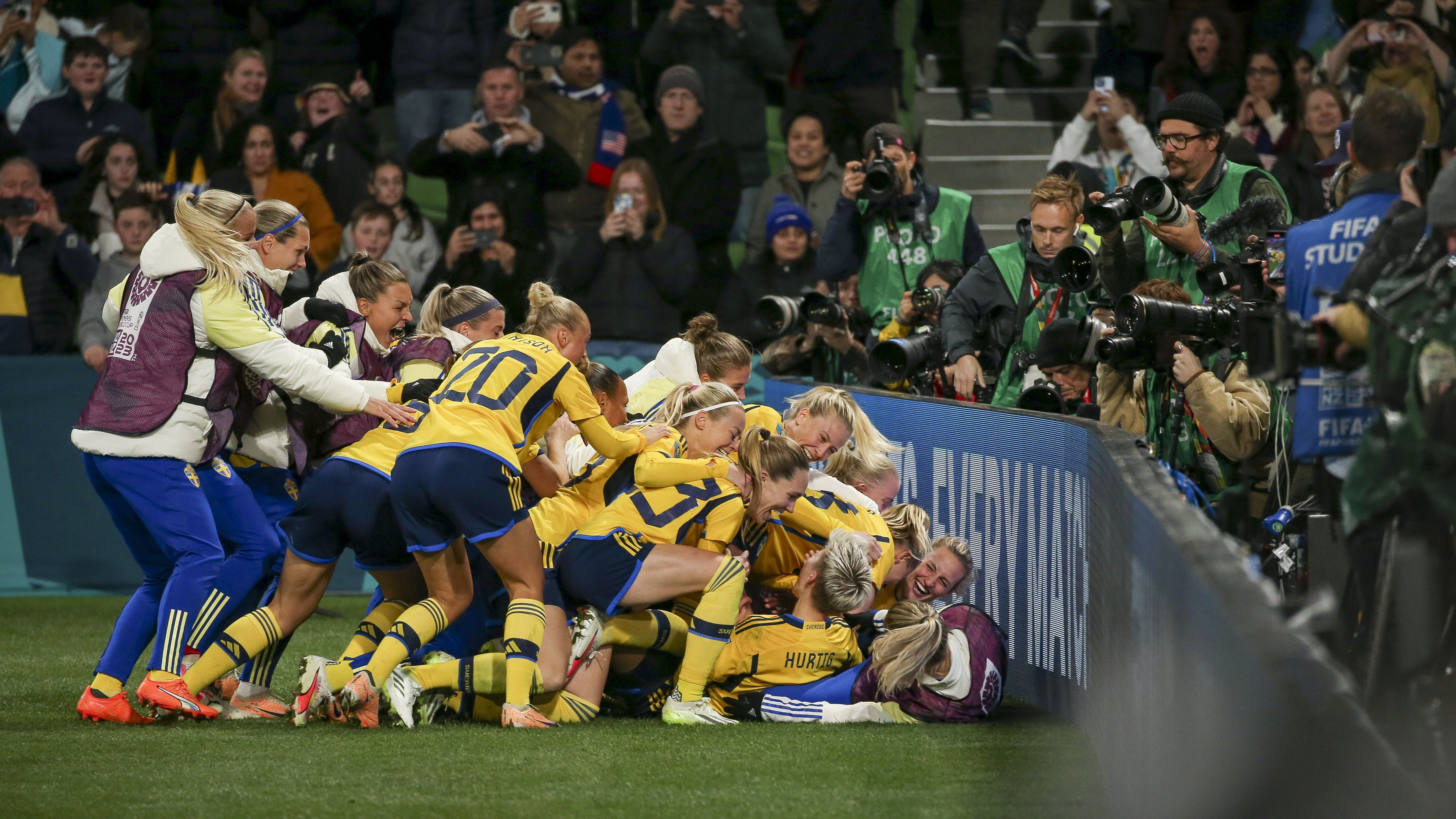 Jogadoras da Suécia comemoram depois de eliminar os EUA nas oitavas de final da Copa do Mundo Feminina de 2023