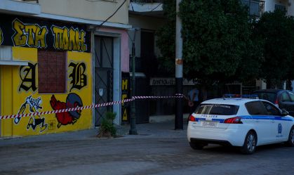 Torcedor grego morre em briga de torcidas e jogo da Champions League é adiado