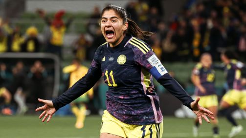 Catalina Usme celebra o gol da classificação colombiana às quartas de final