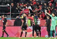 Torcedores do Corinthians denunciam caso de racismo em jogo contra o Newell’s; veja o flagra