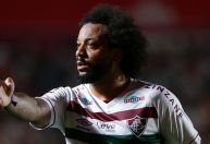Após grave lesão, Marcelo se desculpa com jogador do Argentinos Jrs.: “sem querer”
