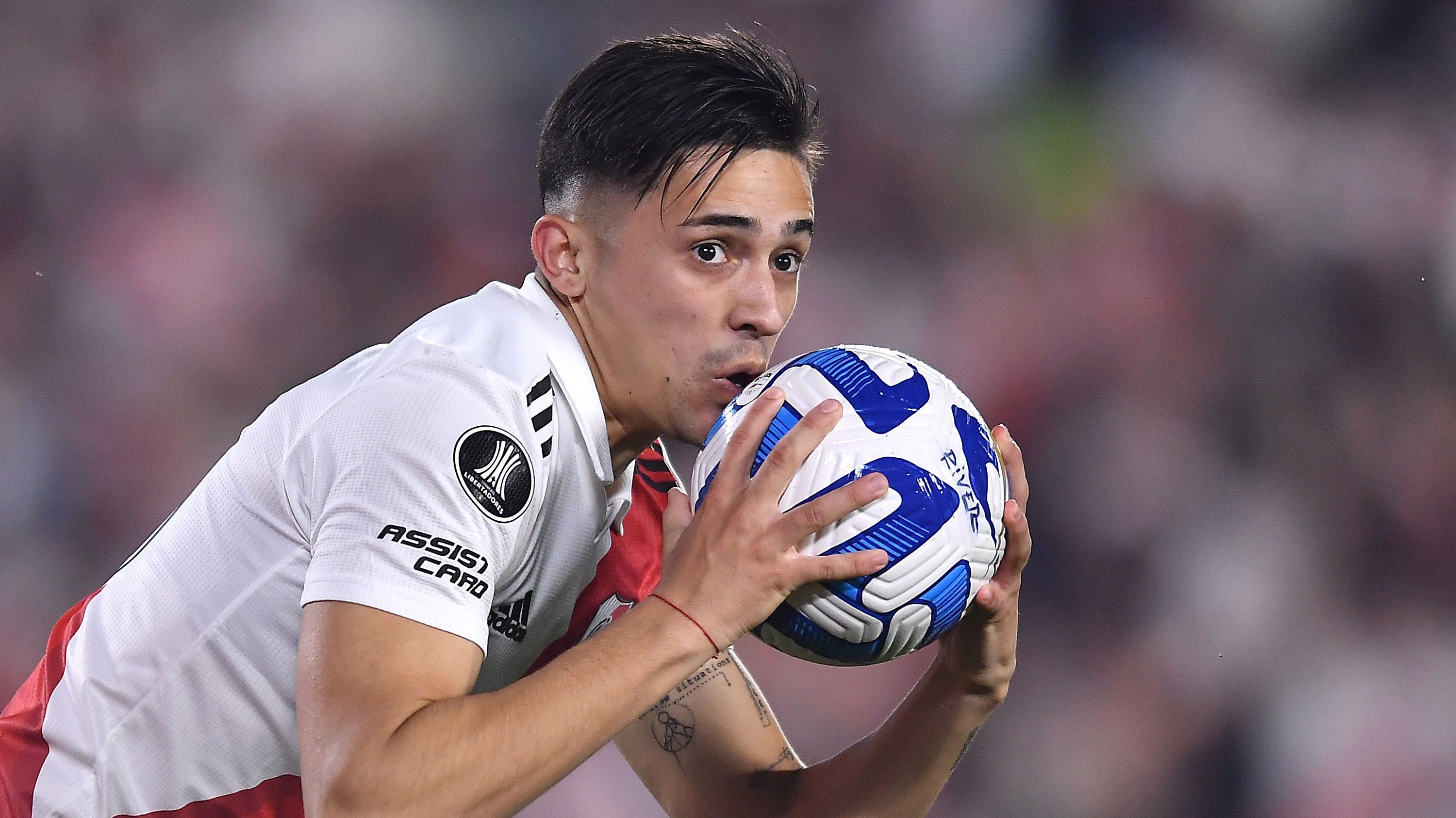 Pablo Solari marcou os dois gols do River Plate em vitória
