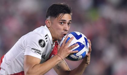 Pablo Solari marcou os dois gols do River Plate em vitória