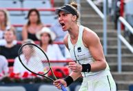 Em duelo tranquilo, Bia Haddad vence na estreia do Wimbledon