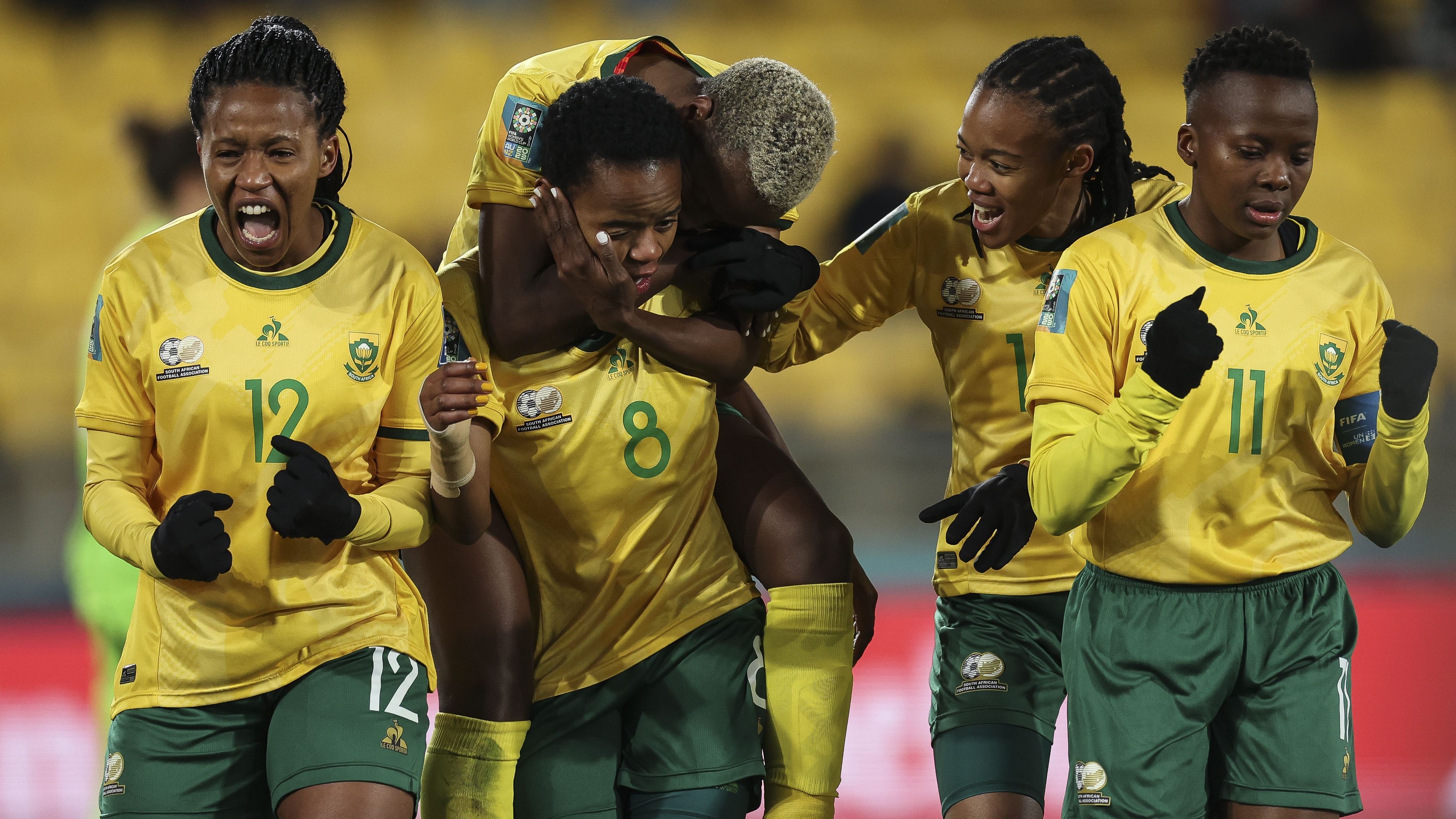 Jogadoras da África do Sul comemoram a classificação inédita para as oitavas de final