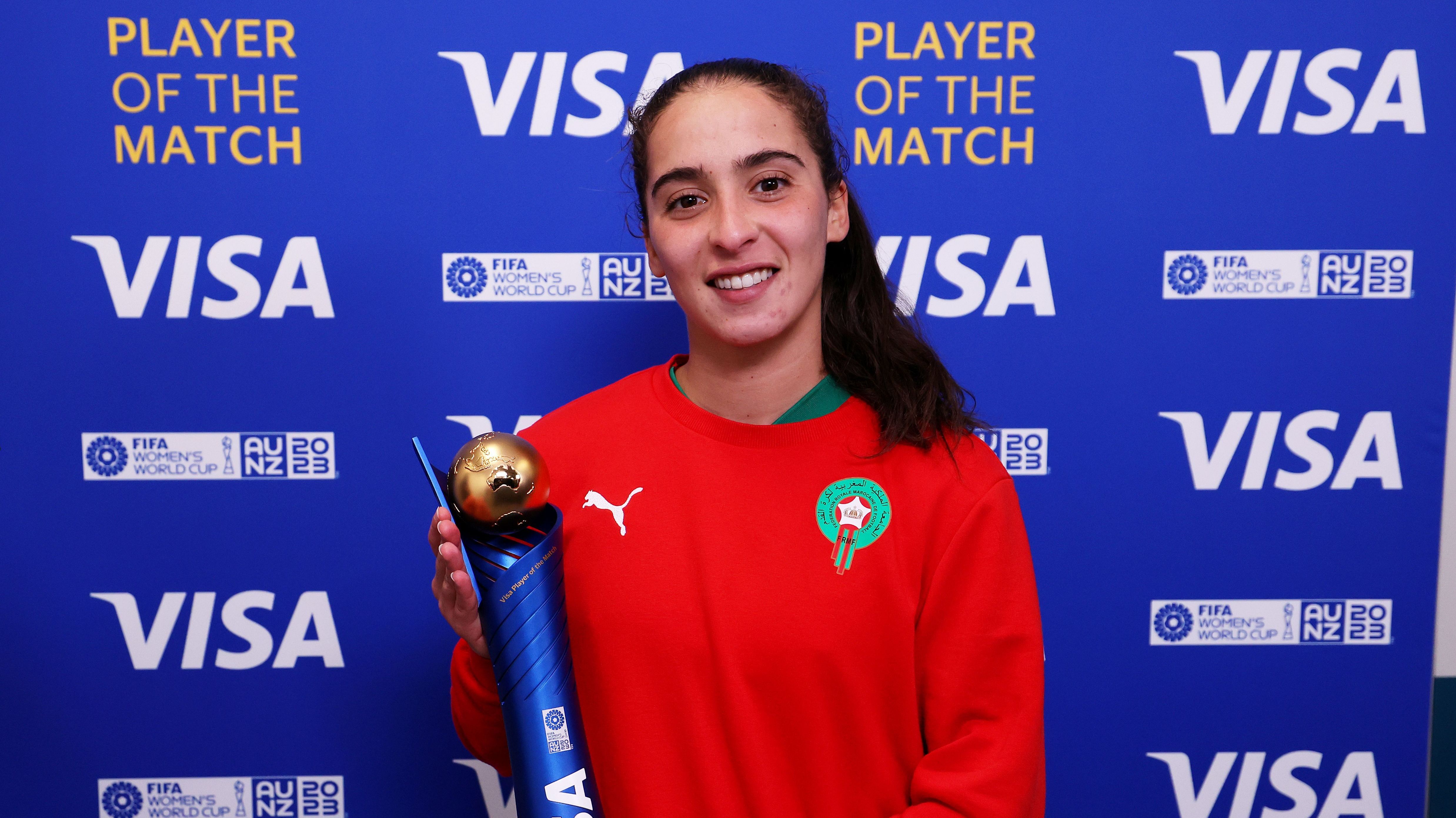 Anissa Lahmari foi eleita a melhor em campo no jogo contra a Colômbia