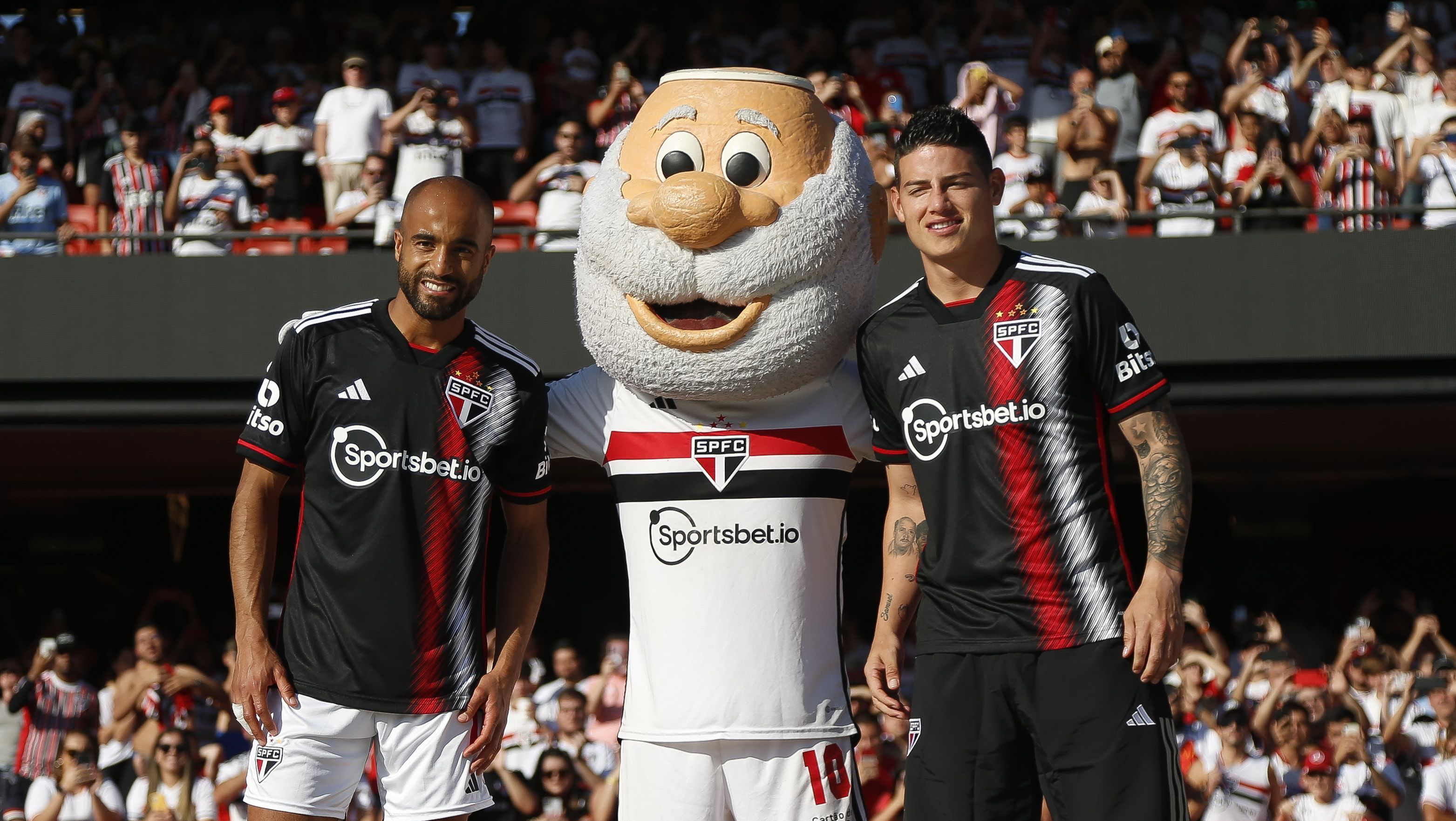 James Rodríguez e Lucas Moura podem enfrentar o Corinthians