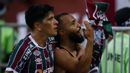 Cano e Samuel Xavier comemoram o primeiro gol do Fluminense
