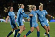 Inglaterra supera a Austrália e decide título da Copa contra a Espanha