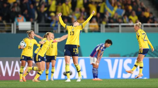 Suecas comemoram a classificação sobre o Japão na Copa do Mundo Feminina