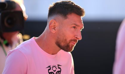 Messi chega ao estádio DRV PNK para o jogo do Inter Miami contra o Charlotte FC