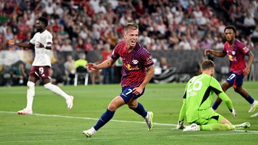 Dani Olmo marcou os três gols da vitória sobre os bávaros na Allianz Arena
