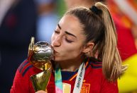 Heroína da Espanha na Copa do Mundo Feminina descobre morte do pai após a final