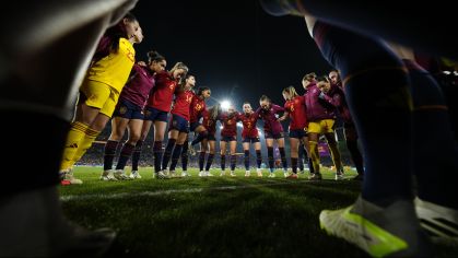 Jogadoras da Espanha antes de enfrentarem a Inglaterra na final da Copa