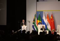 Retrocedemos à “mentalidade obsoleta” da Guerra Fria”, diz Lula nos Brics