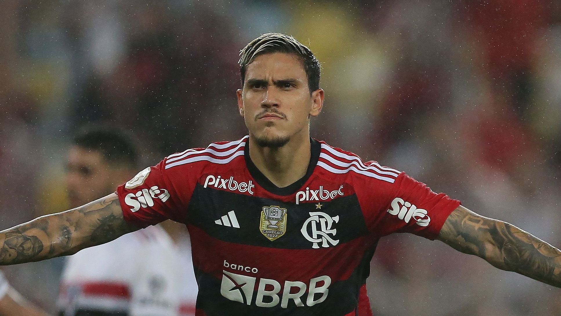 Pedro decidiu o jogo no Maracanã