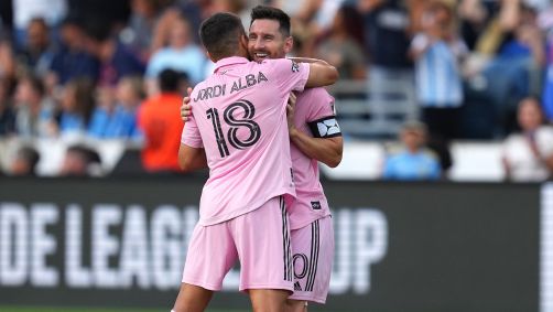 Lionel Messi e Jordi Alba comemoram um dos gols do Inter Miami