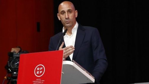 Luis Rubiales falou sobre o beijo em Jenni Hermoso nesta sexta, em assembleia da federação