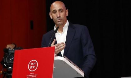 Luis Rubiales falou sobre o beijo em Jenni Hermoso nesta sexta, em assembleia da federação