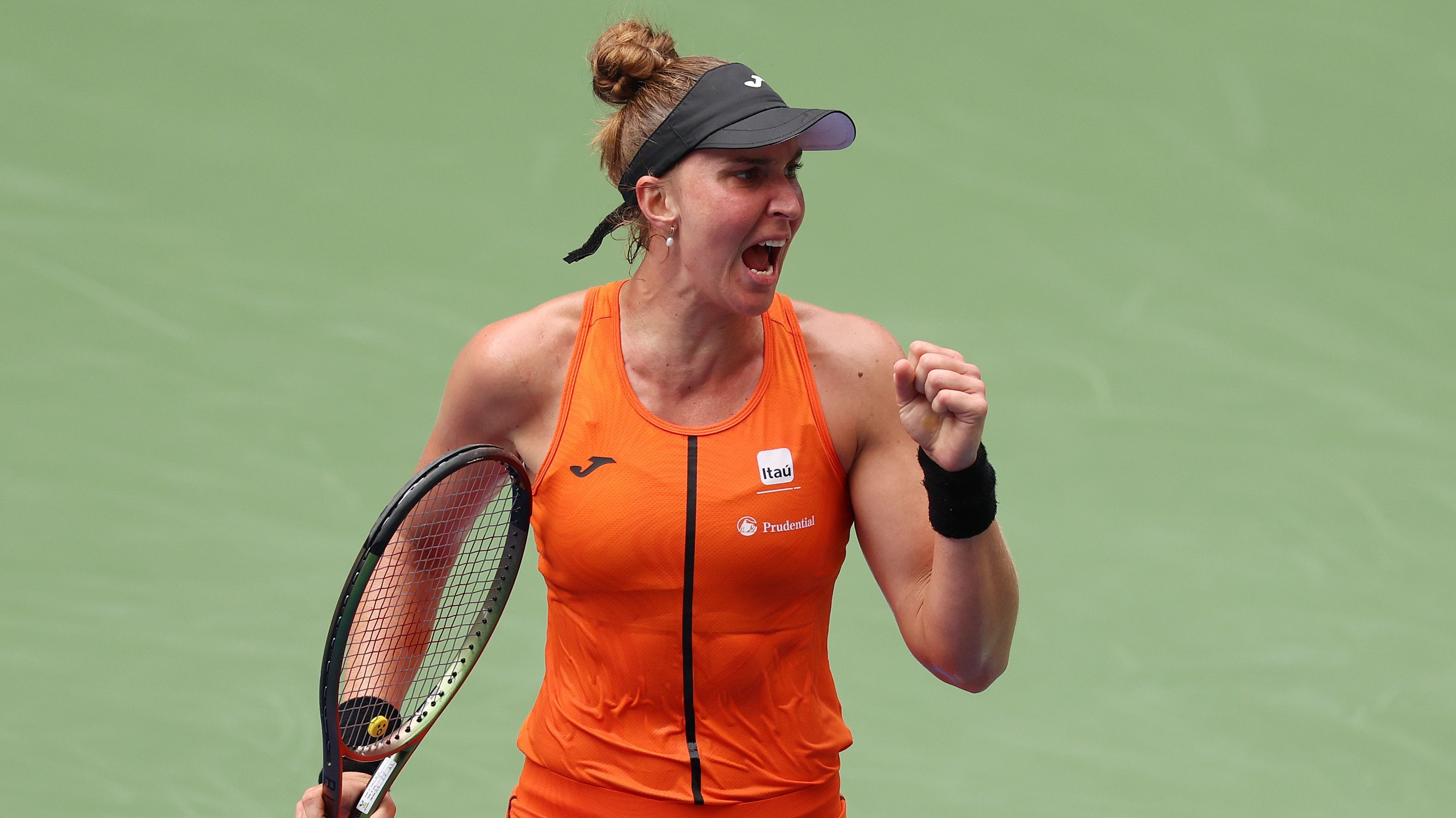 Bia Haddad Maia comemora vitória na estreia do US Open