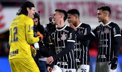 Trave e Cássio: Corinthians vence Estudiantes nos pênaltis e está na semifinal da Sul-Americana