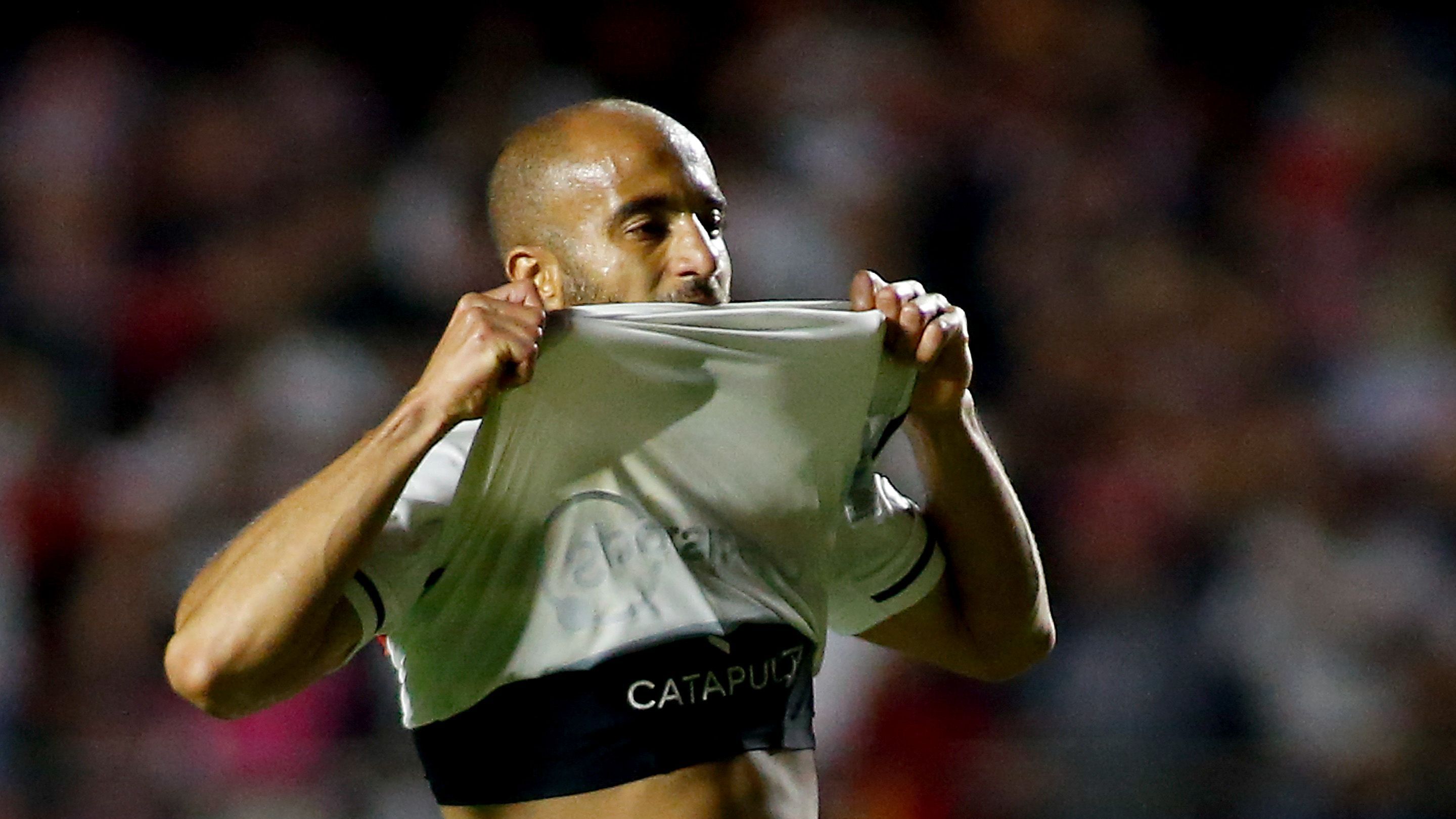 Lucas Moura lamenta a eliminação do São Paulo
