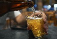 Metanol e inflação prejudicam vendas de bares e restaurantes em setembro