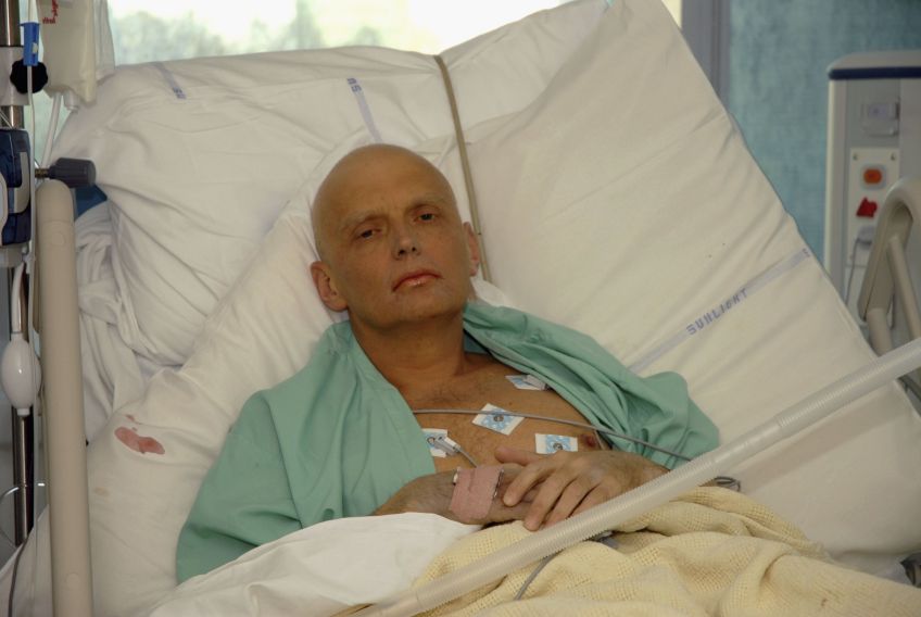 Alexander Litvinenko é fotografado em um hospital de Londres em 20 de novembro de 2006, três dias antes de sua morte / Natasja Weitsz/Getty Images