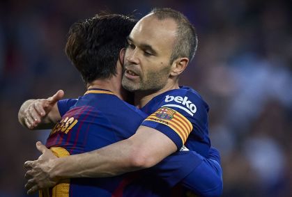 Iniesta torce por nova geração da Espanha e exalta longevidade de Messi