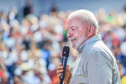 Lula discursa