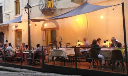 Família abandona EUA, se muda para a Itália e abre restaurante; veja fotos