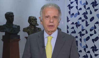 Quero saber quem são os nomes citados por hacker, diz Múcio