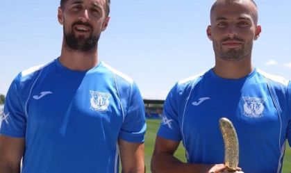 “Pepino de ouro”: troféu em formato fálico chama a atenção em torneio na Espanha