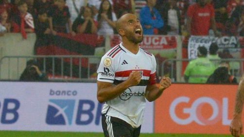Lucas comemora seu primeiro gol desde o retorno ao São Paulo