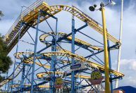 Criança fica gravemente ferida após cair de montanha-russa na Flórida