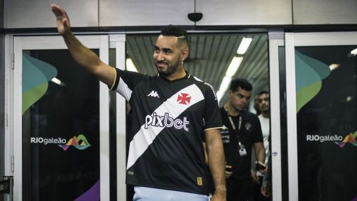 Payet chegou no Rio de Janeiro na madrugada desta quarta (16)