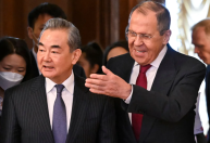 China participa de negociações de paz e diz à Rússia que permanece “independente e imparcial” na guerra